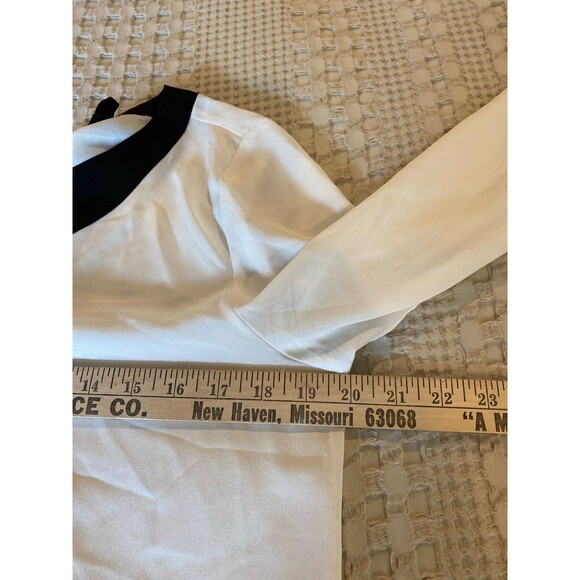 The Limited Blouse Sz Medium Long Sleeve Contrasting Black Peter Pan Collar Top - Picture 9 of 11